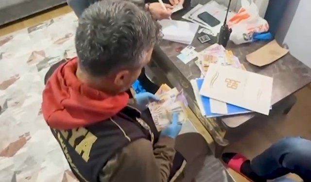 Yüksek kâr ve banka promosyonu vaadiyle 480 bin lira dolandırdılar