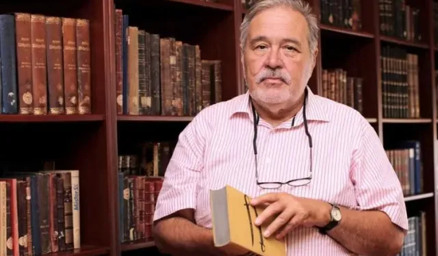 Tarih Profesörü İlber Ortalı hayatını kaybetti