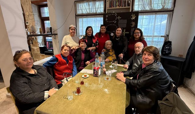 Mersin Ticaret Liseliler Derneği, nostalji dolu yemekte buluştu