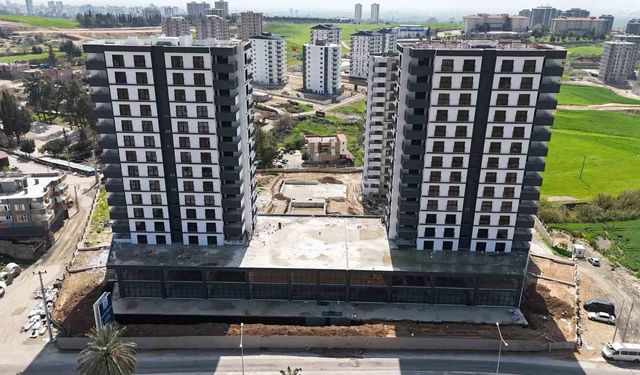 Adana'da şiddetli yağış şantiyeleri vururken, Bakız İnşaat'ın altyapısının farkı tekrardan dikkat çekti