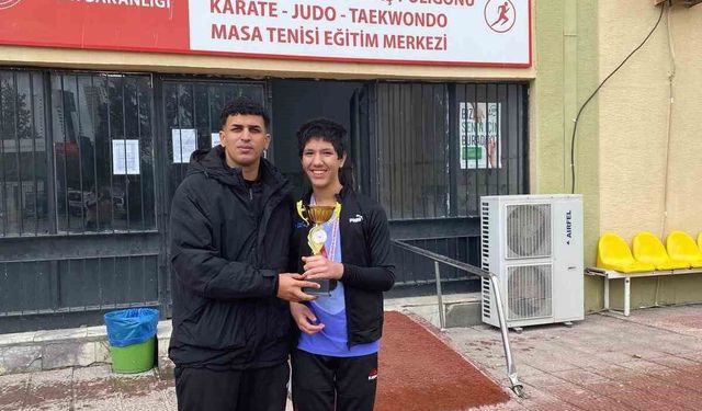 Aliağa'nın özel sporcularından çifte şampiyonluk