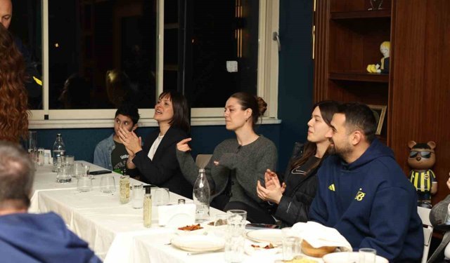 Beyoğlu Fenerbahçeliler Derneği şampiyonları ağırladı