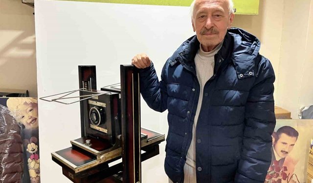 Fotoğrafçılık mesleğini 53 yıldır sürdürüyor