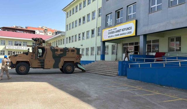 Liseye silahlı saldırıda 13 yaralı