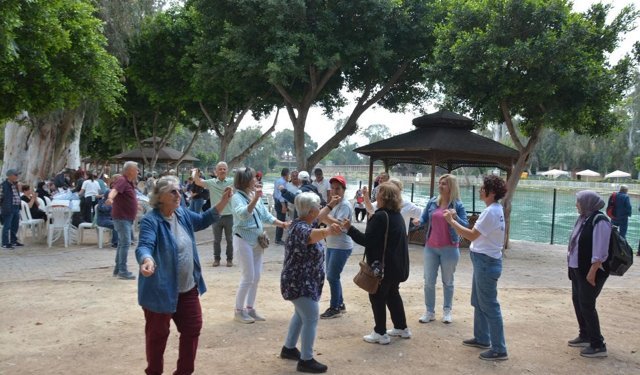 Mersin Büyükşehir Belediyesinden emeklilere doğa gezisi