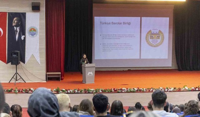 Mersin'de üniversite adaylarına meslek tanıtım semineri