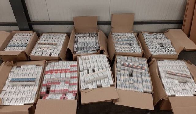 Otobüste tavan klimasına gizlenen 45 bin 200 paket sigara gümrüğe takıldı