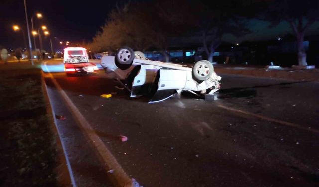 Şanlıurfa'da otomobiller çarpıştı: 2 ölü, 5 yaralı