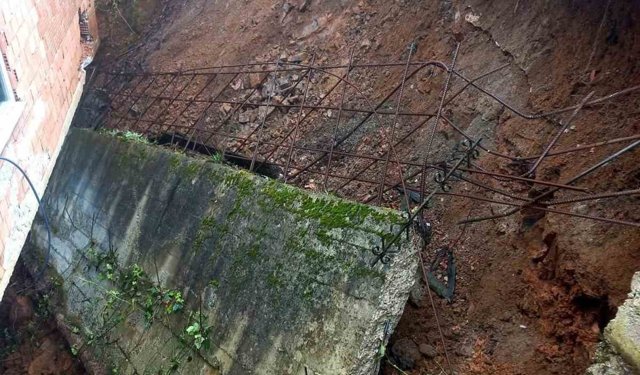 Trabzon'da şiddetli yağış heyelanlara neden oldu