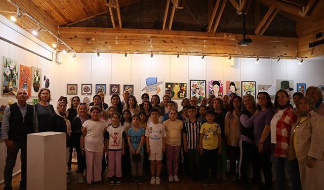 Mersin Büyükşehir Belediyesi Çocuk Kampüslerinin minik sanatçıları İçel Sanat Kulübü’nde