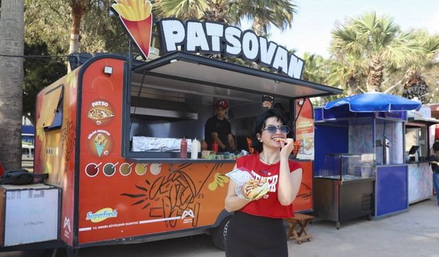 Gastrokaravanlar Mersin sahiline lezzet kattı