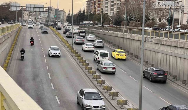 Bayram tatilinde yolda olan sürücülere hayati tavsiyeler