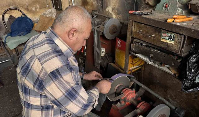 Bıçak ustasından acemi kasaplara 'kendinizi kesmeyin' uyarısı