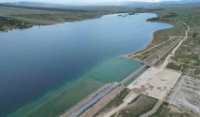 Bir yıl önce kuruyan baraj, son yağışlarla birlikte tamamen doldu