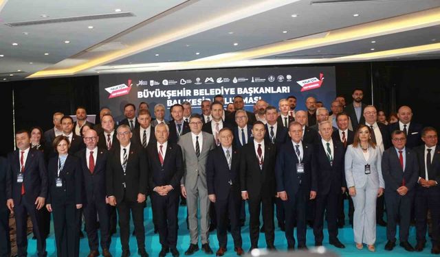 CHP'li Büyükşehir Belediye Başkanları Balıkesir'de buluştu