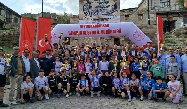 Dadaşlar madalyaya pedalladılar