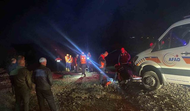 Dere yatağında su seviyesi artınca 4 kişi mahsur kaldı