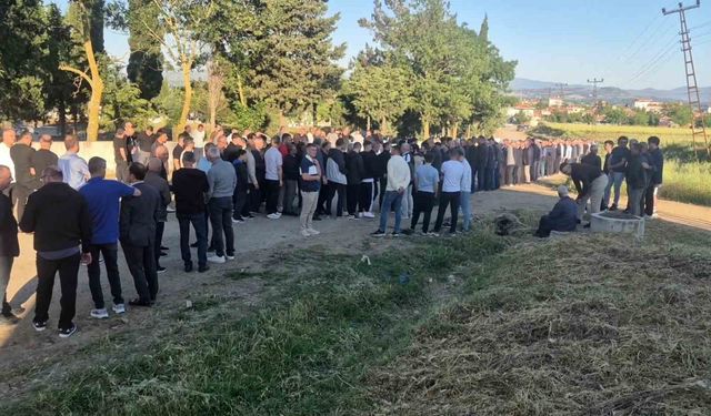 Edirne'de asırlık bayramlaşma geleneği yaşatıldı: Yüzlerce kişi aynı anda bayramlaştı