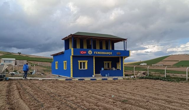 Fenerbahçe taraftarı, hayalini kurduğu evi yaptı