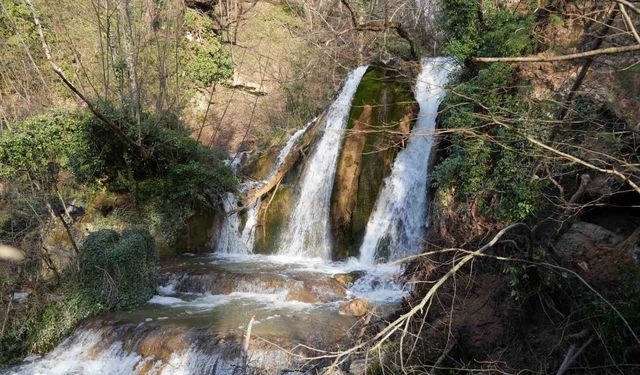Koruma altına alınan şelale güzelliğiyle mest ediyor