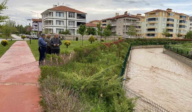 Kuruyan Delibaş deresi 25 yıl sonra yeniden coştu