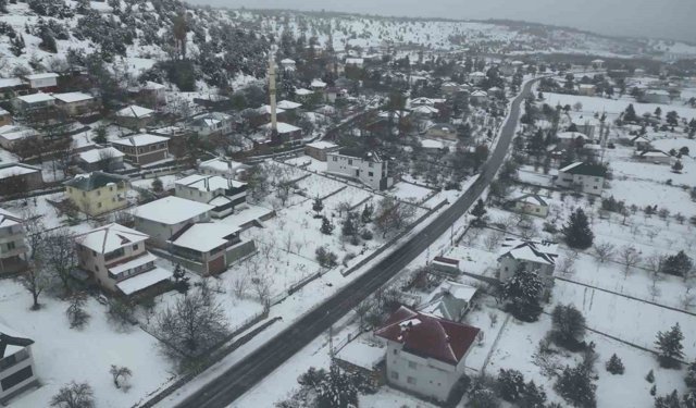 Mersin'de kar güzelliği dronla görüntülendi