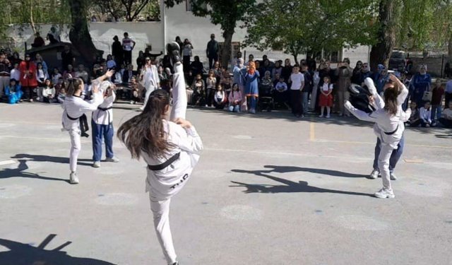 Okul okul gezip sporu sevdiriyorlar