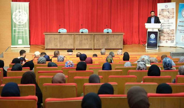 Sosyal medyanın bilinçli kullanımı Erzincan'da ele alındı