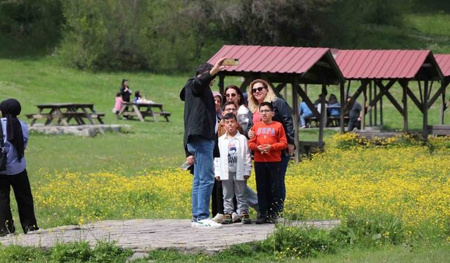 Tatilciler güzel havanın tadını Aban'ta çıkardı