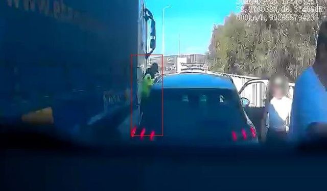 Yakıtı biten araca yardıma koşmuştu: Otoyol jandarması ölümden döndü
