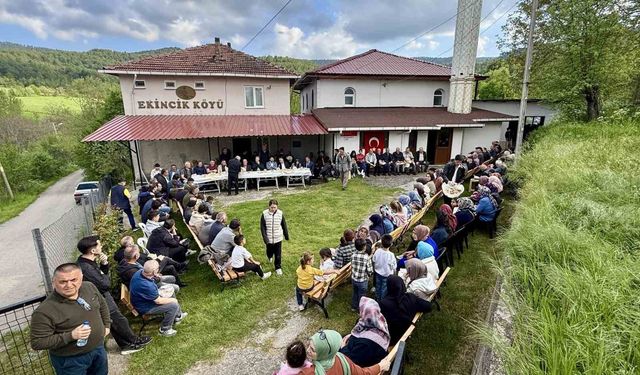 Yüzlerce yıllık bayram geleneği 'ziyrat' Ekincik köyünde yaşatılıyor