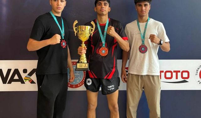 Mersinli sporcular, WAKO Dünya Kick Boks Şampiyonası’na damga vurdu