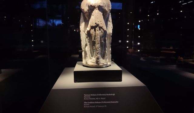 Tanrıça Hekate heykelciği yoğun ilgi görüyor
