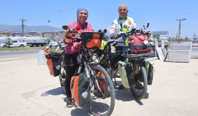 Akdeniz sahillerini pedal çevirerek gezen çift 27 gün sonra Hatay'a ulaştı