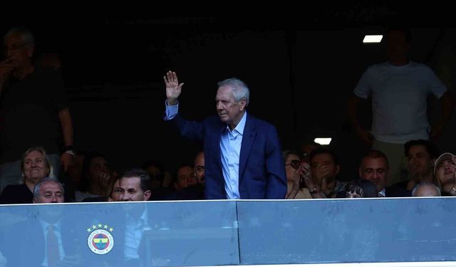 Aziz Yıldırım, Fenerbahçe'de 13. kez başkanlığa seçildi