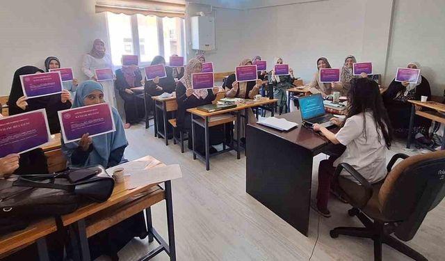 Bayburt'ta 120 kadına menopoz eğitimi verildi