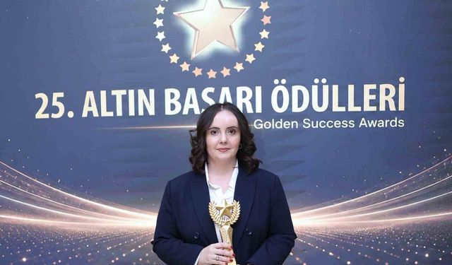 İHA muhabiri Zöhre Alagöz'e 'Yılın En İyi Savunma Muhabiri' ödülü verildi