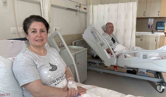 Karı koca aynı hastalıktan aynı gün ameliyat oldu, uzmanlar uyardı: 'Safra kesesi taşından 20'li yaşlarda hasta geliyor'