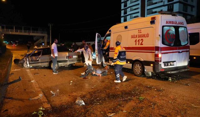 Kastamonu'da can pazarı: Yaralıyı kurtarmaya çalışanlara başka bir araç çarptı : 6 yaralı