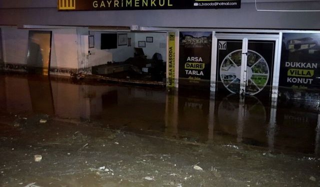 Konya'da dağlık alandan gelen sel etkili oldu