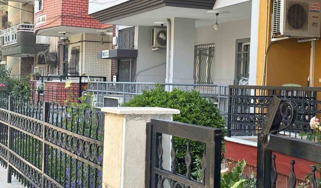 Manisa'da eşini öldüren adam, annesini kurtarmaya çalışan kızını da darbetti