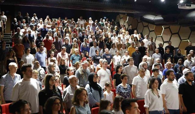 Merkezefendi Belediyesi Kent Tiyatrosu'nda yılsonu heyecanı