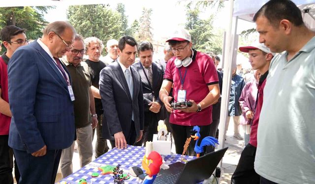 Meslek lisesi öğrencilerinin yaptığı ürünler görücüye çıktı