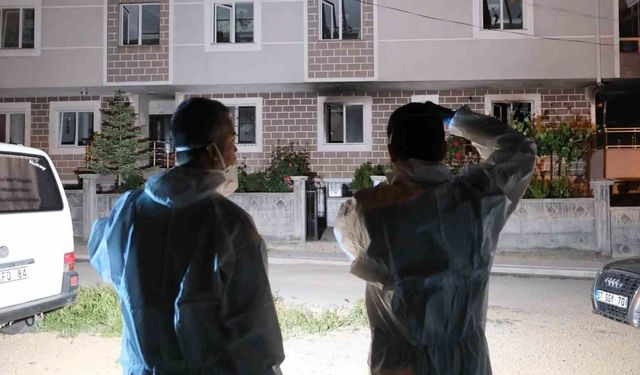 Mutfakta yaşanan patlama sonrası yangın: 3 yaralı