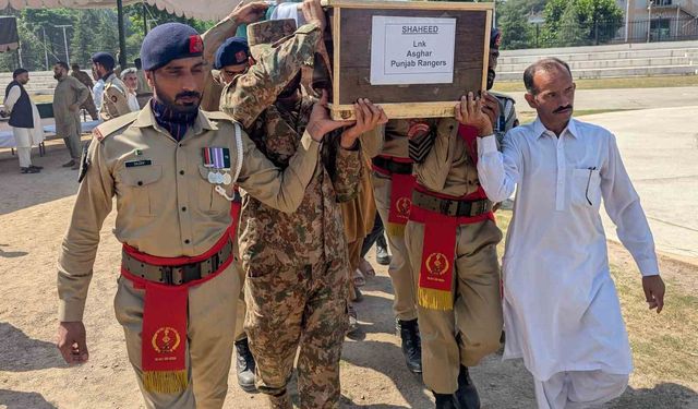 Pakistan'da düşen helikopterde 22 asker hayatını kaybetti