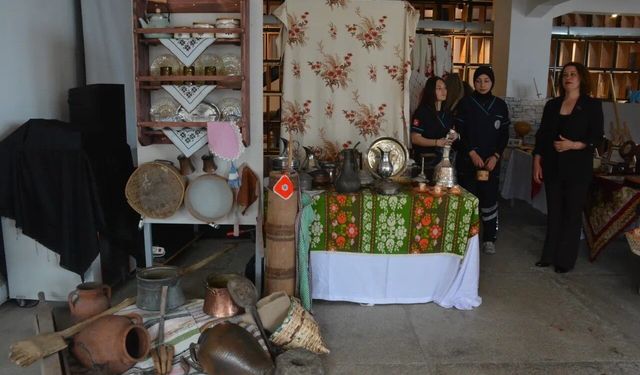 Sinop'ta öğrencilerin yıl boyunca ürettikleri eserler görücüye çıktı
