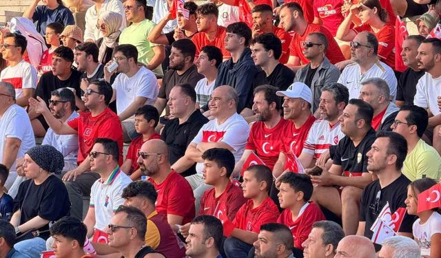 Türkiye Milli Takımı'na KKTC'den Dünya Kupası desteği