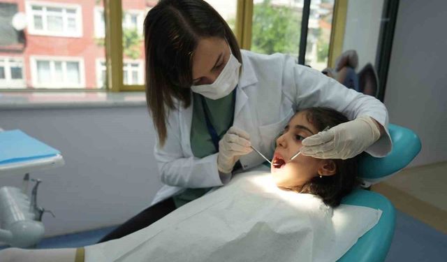 Uzmanından uyarı: 'Nasıl olsa düşecek' denilen süt dişleri okul başarısını etkiliyor