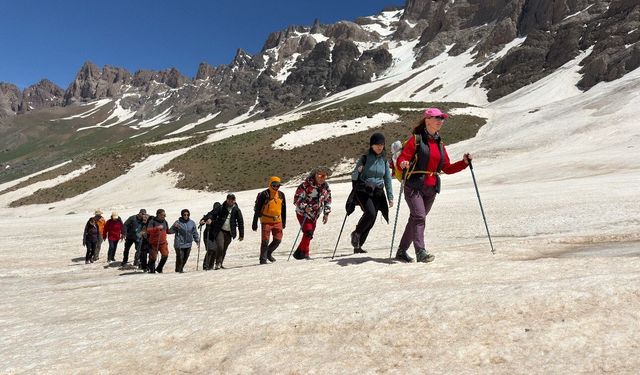 Yüksekova'nın saklı güzelliği doğaseverlerin rotasında