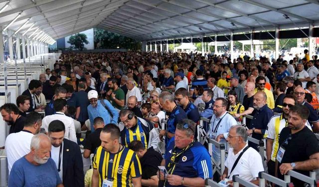 Fenerbahçe'de oy kullanma işlemi başladı